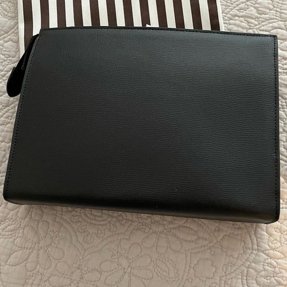 Henri Bendel W57th Cosmetic Clutch with dust bag - Picture 4 of 8